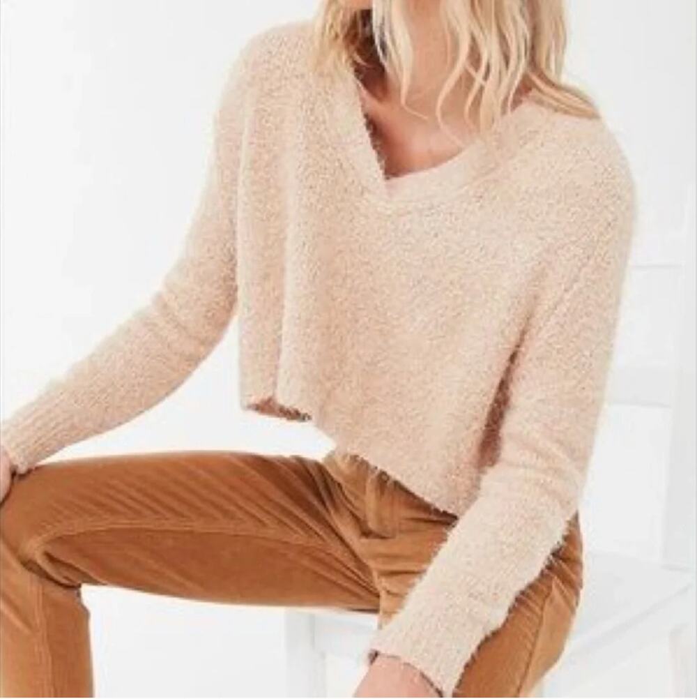 Urban Outfitters Lana Eyelash Knit Cropped Sweater Beige Size L